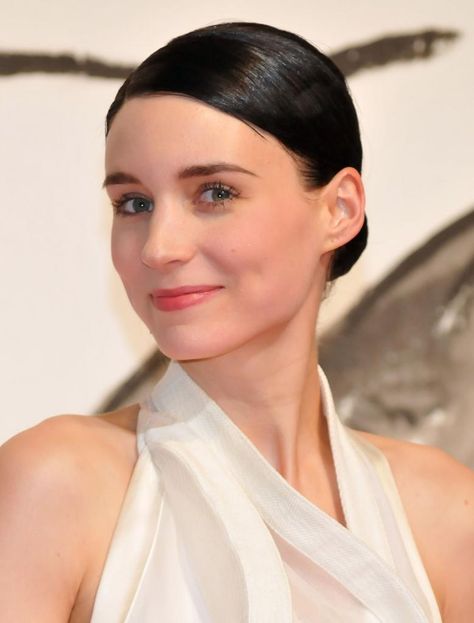 48ac505f9643f518df4bc94634133dc3--rooney-mara-bra-sizes.jpg