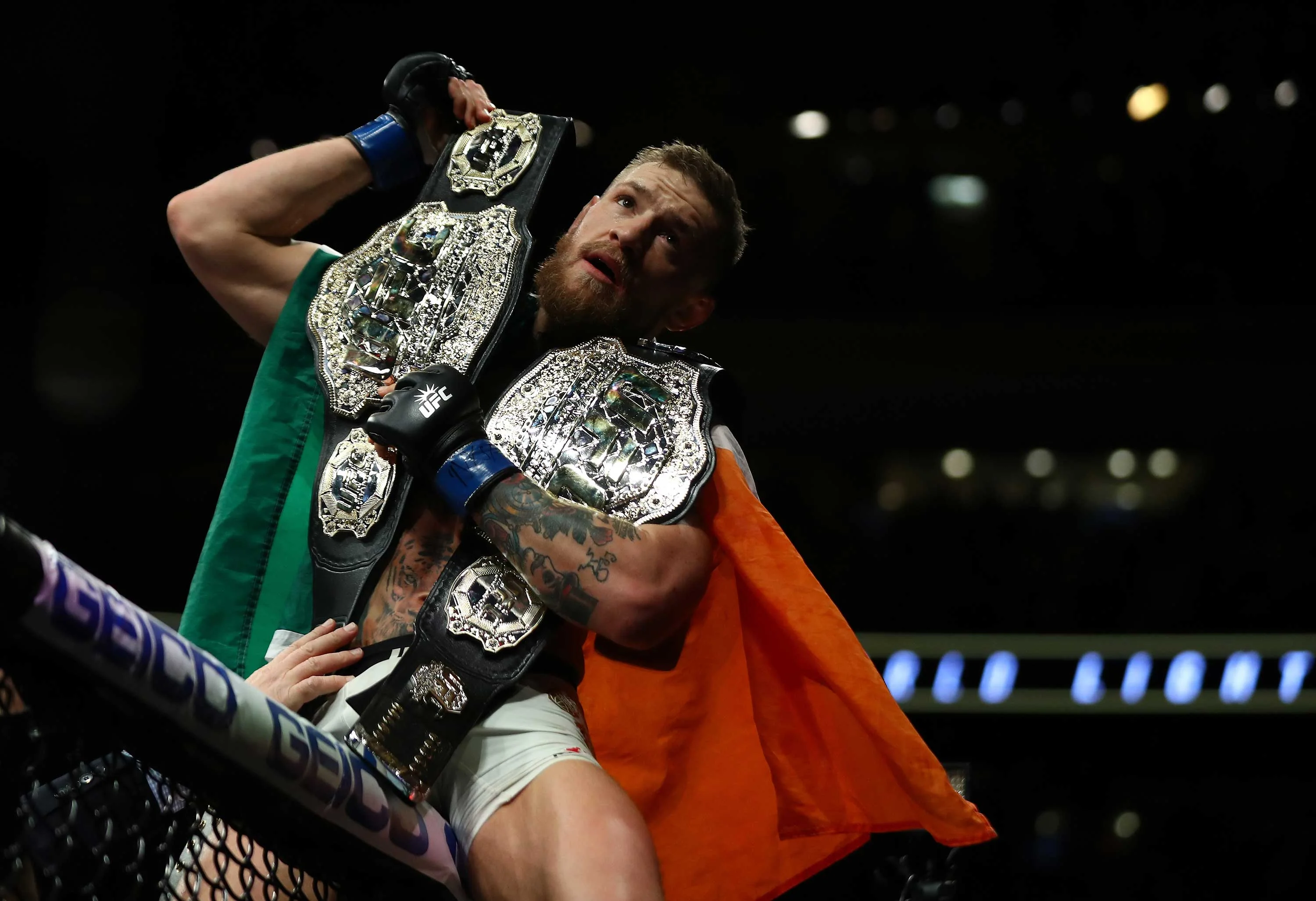 Conor-McGregor-knocks-out-Eddie-Alvarez-ufc-205-k.webp