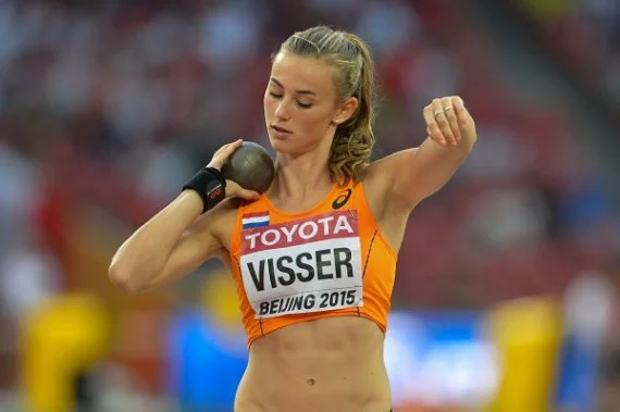 f4939eac-7476-413d-8719-2c84f5a04069_26_Nadine VisserKLEIN-150822-083_92096be9_570x379.webp