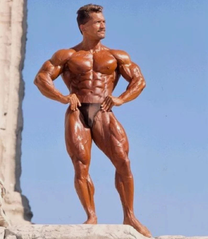 Lee-Labrada-classic-physique.webp