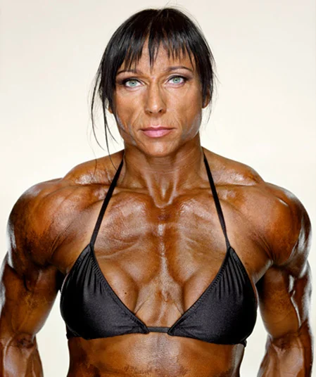 martin-schoeller-female-bodybuilders-3.webp