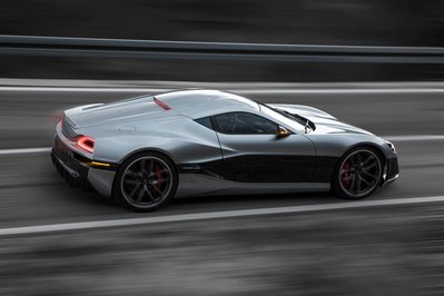 rimac-concept-one-electric-hypercar-7.jpg