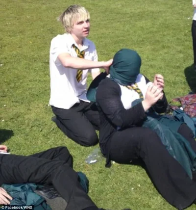 article-0-0D40736000000578-90_634x677.webp article-0-0D40736000000578-90_634x677.webp