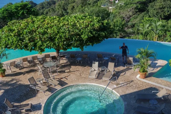 26910675_10155952881394471_6094594604955701142_o.webp 26910675_10155952881394471_6094594604955701142_o.webp