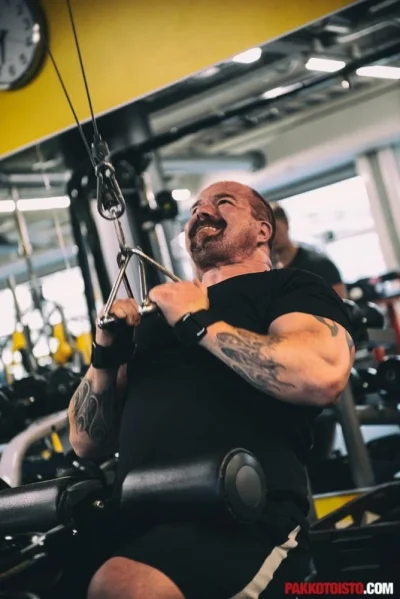 800_2502-684x1024.webp 800_2502-684x1024.webp