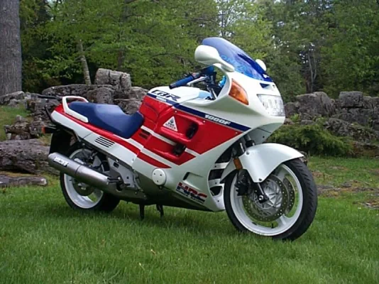 honda_cbr1000f_1990.webp