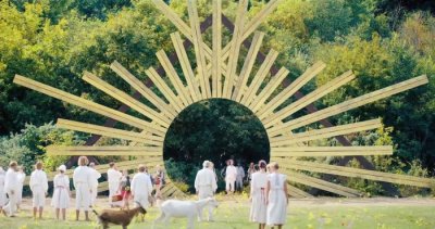 Midsommar-circle-entrance.jpg