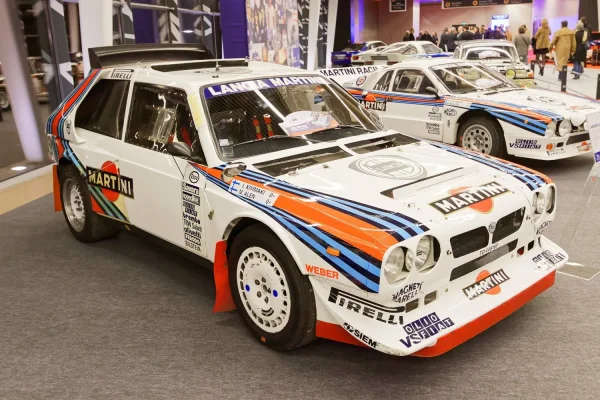 1920px-Rétromobile_2017_-_Lancia_Delta_S4_-_circa_1986_-_001.webp