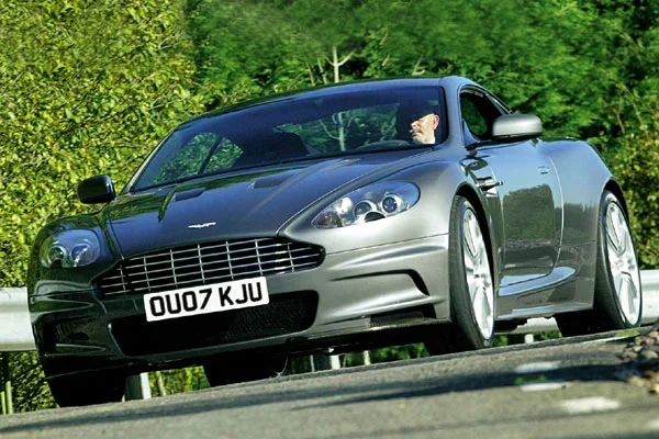 3306223920-aston-martin-dbs-ford-mondeo.webp