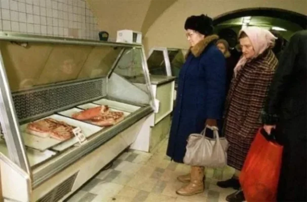 Soviet-food-store.webp Soviet-food-store.webp