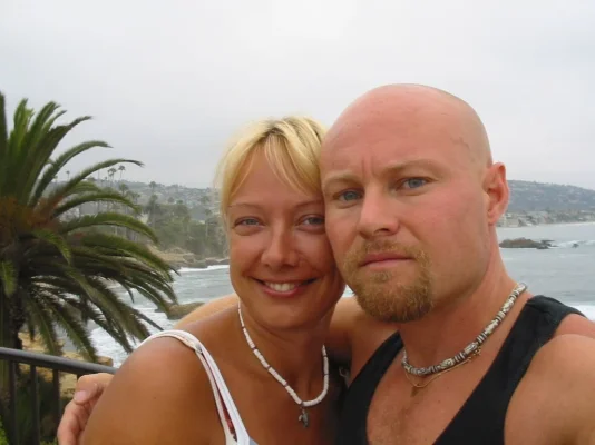 Virvi ja Ville Lagunassa.webp