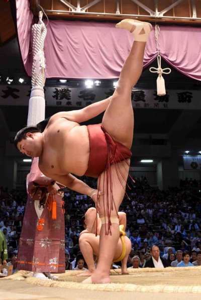 Sumo-Rikishi-Abi-003-e1596860894263.jpg