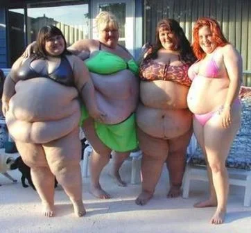 fat_woman_in_bikinis.webp