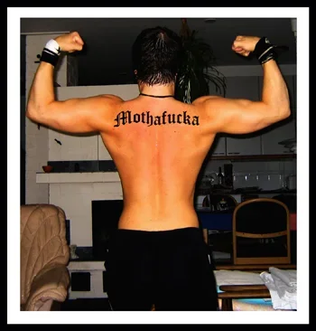 selkä tattoo pakkis.webp