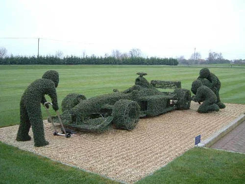 formula-one-hedge.webp