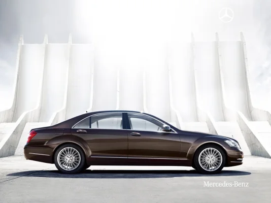 s-class_saloon_1024x768.webp