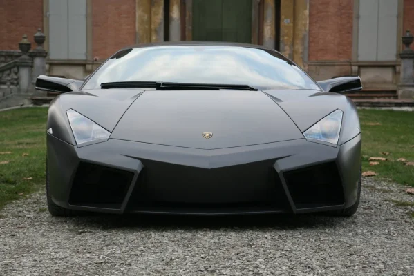 reventon1.webp