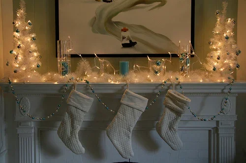 New-Ideas-christmas-mantel-decorations-04.webp