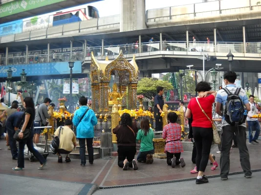 Buddhism and BTS, Bangkok 25122011.webp