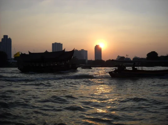 Khao Phraya 28122011.webp