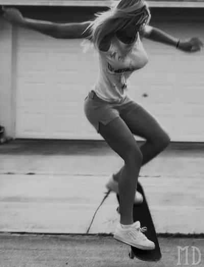 hot-girl-skating.webp