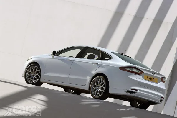 2013-ford-mondeo-1.webp