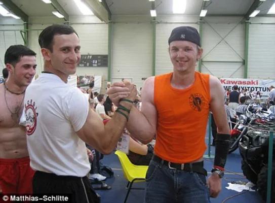 armwrestle2.webp