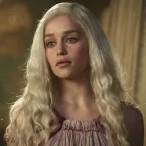 daenerys-targaryen-game-of-thrones-17904234-500-281_288x288.webp