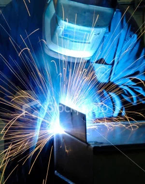 ist2_3991650-welding-sparks.webp