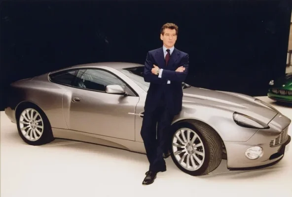 bond-aston-martin.webp
