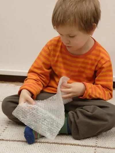450px-Bubble_wrap_play.webp