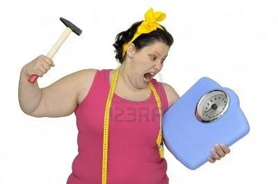7051495-angry-large-girl-with-hammer-and-scale-isolated-in-white.webp