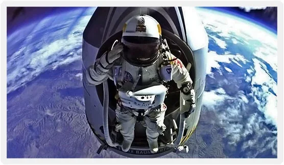 Red-Bull-Stratos-Felix-Baumgartner-And-Capsule-High-Altitude-Salute.webp