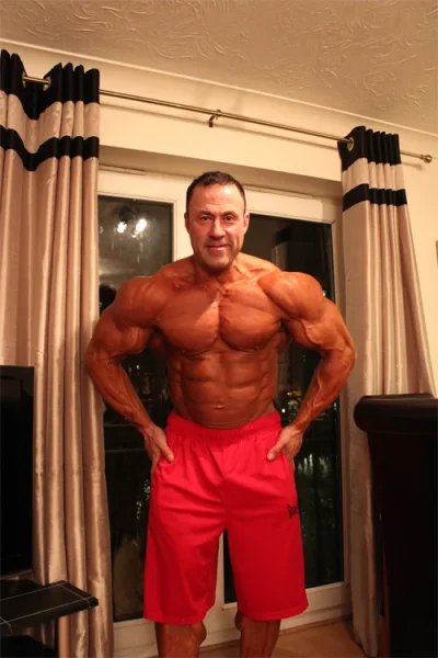 GEE_FRONTPOSE_1.webp GEE_FRONTPOSE_1.webp