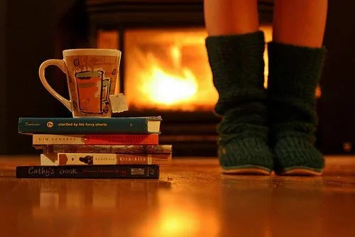 books-cup-fireplace-slippers-tea-Favim.com-309150.webp