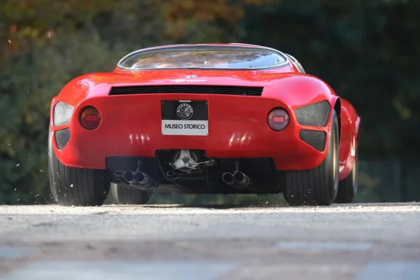 Alfa-Romeo-T33-2-Stradale-c890x594-ffffff-C-d9bd3f27-304963.webp