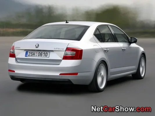 Skoda-Octavia_2013_photo_19.webp