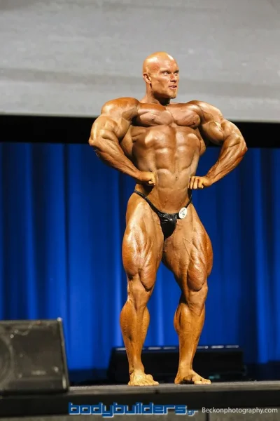 ben_pakulski_ifbb_australian_pro_2013_2.webp