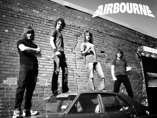 Airbourne_Background.webp