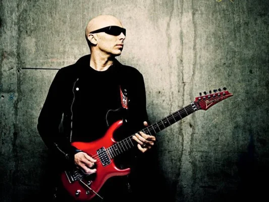 joe-satriani-08.webp