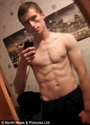 article-2329500-19F3B40F000005DC-186_306x423.webp article-2329500-19F3B40F000005DC-186_306x423.webp