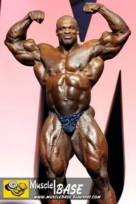 2004+Mr+Olympia+Winner+Ronnie+Coleman+-+www.Musclebase.Blogspot.com.webp