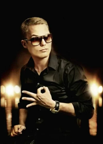 cheek-promo1-516x720.webp cheek-promo1-516x720.webp