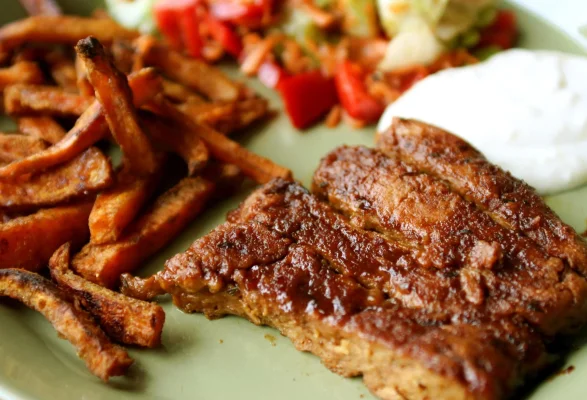 ribs_and_chips.webp ribs_and_chips.webp