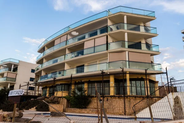 Abandoned hotel.webp Abandoned hotel.webp