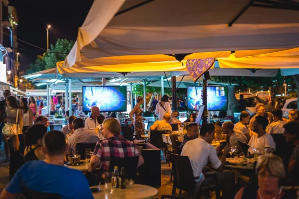 Pakkis yöelämä-4.webp Pakkis yöelämä-4.webp