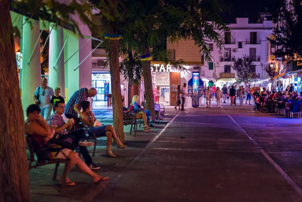 Pakkis yöelämä-7.webp Pakkis yöelämä-7.webp