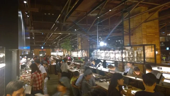 fishmarket.webp fishmarket.webp