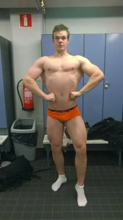 leveä selkä edestä.webp leveä selkä edestä.webp