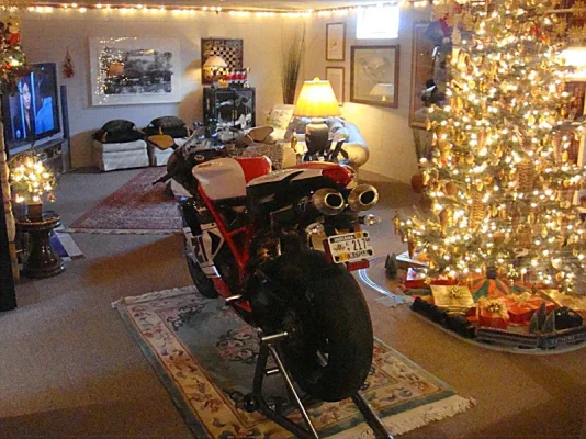 59882d1261016247-duke-house-ducati-christmas.webp